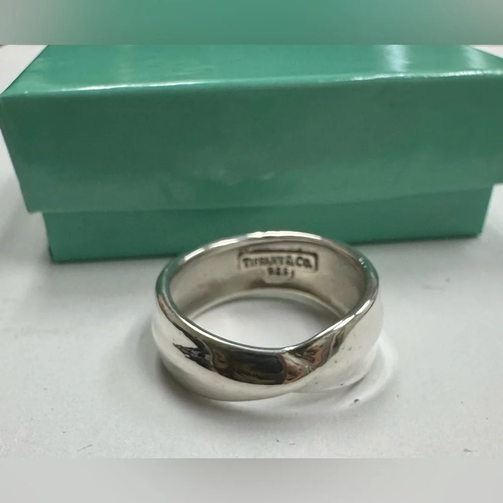Tiffany & Co. Sterling Silver Leaf Ring Retired piece - Picture 2 of 6